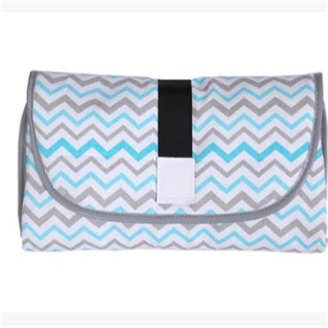 3-in-1 Multifunctional Portable, Foldable, Waterproof  Nappy Changing Mat Waterproof Nappy Changing Bag and Playmat